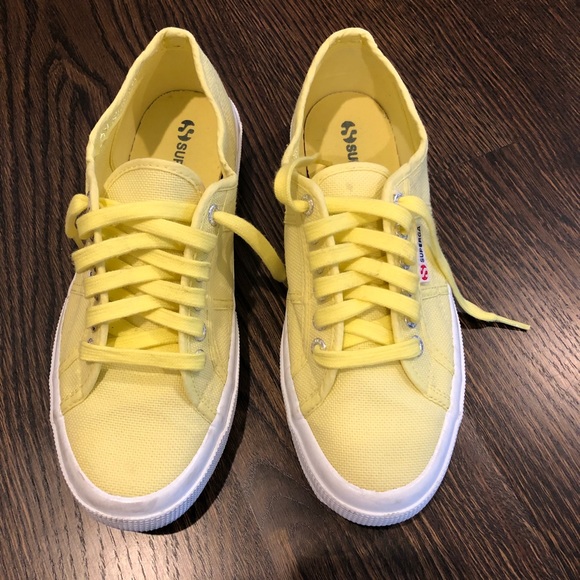 superga pale yellow